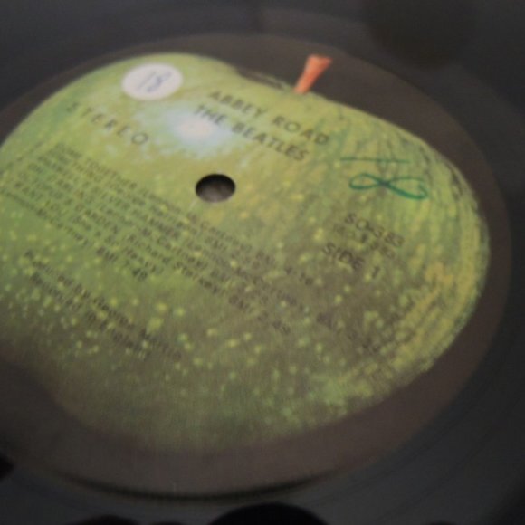 Beatles Abbey Road Vinyl LP 1969 + Newspaper Article Ranking Abbey Road Songs - Picture 9 of 10